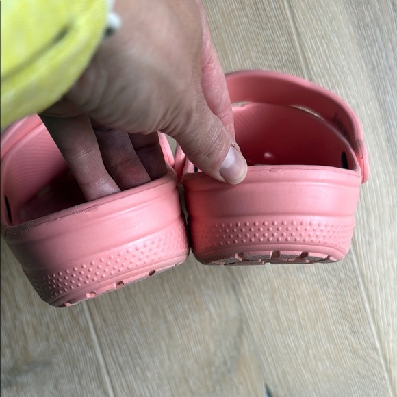 CROCS Melon colored Sandals with Perforated Design and Rotating Heel Strap - Picture 3 of 4